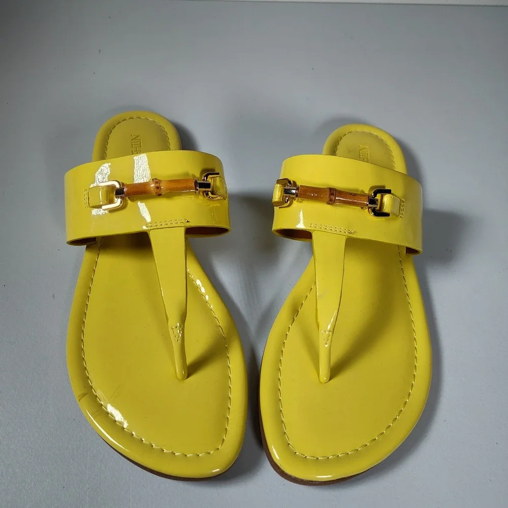 J. McLaughlin Nora Patent Leather Yellow Thong Sandals Flat Slides Womens 9